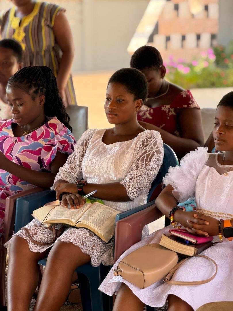 Girls participating in a Bloom & Thrive Foundation session